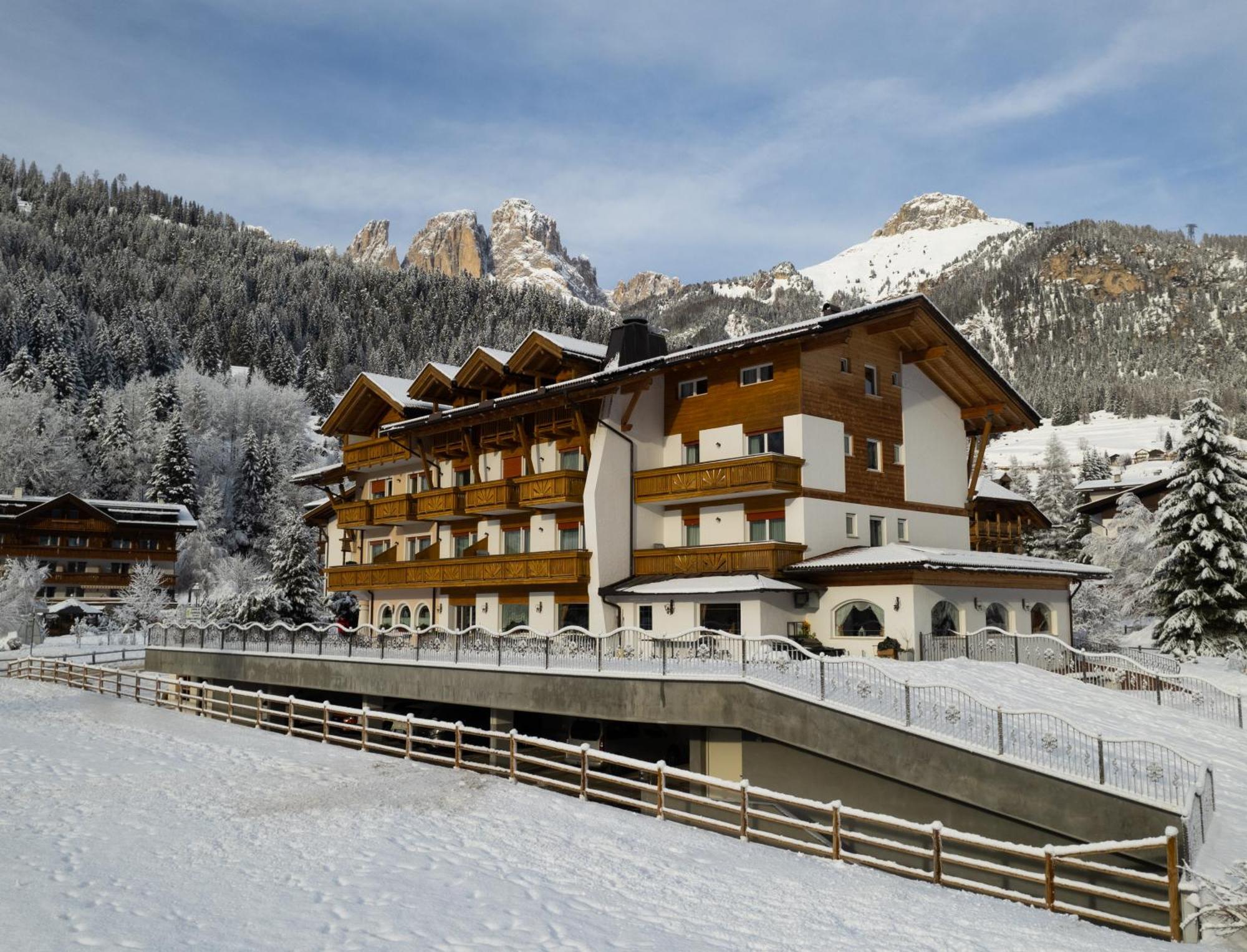 קאמפיטלו די פאסה Alpenhotel Panorama מראה חיצוני תמונה